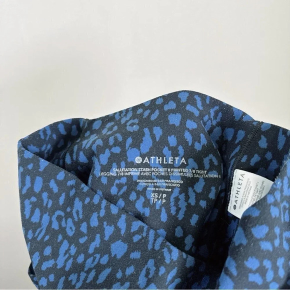 ATHLETA Salutation Stash  Pocket II Leopard Blue 7/8 Tight - Picture 9 of 16